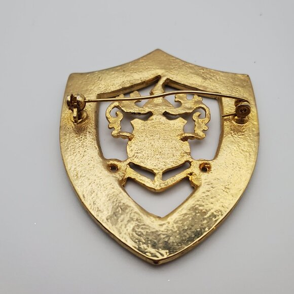 Vintage Replica Enamel Royal Navy Crest Pin Brooch Navy Blue Gold White Nautical - Picture 4 of 4